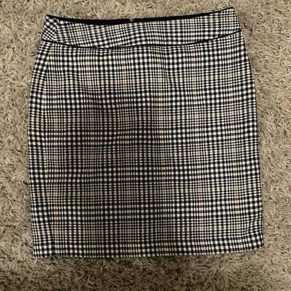 Banana Republic size 8 plaid skirt - Picture 1 of 3